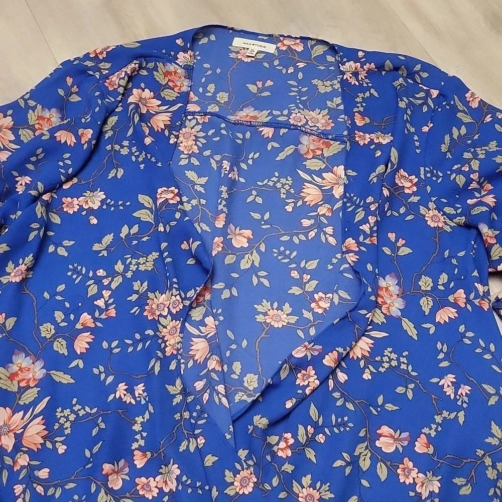 Max Studio Blue Floral Surplice Blouse Flutter Long Sleeves Womens Size XL - Picture 3 of 8